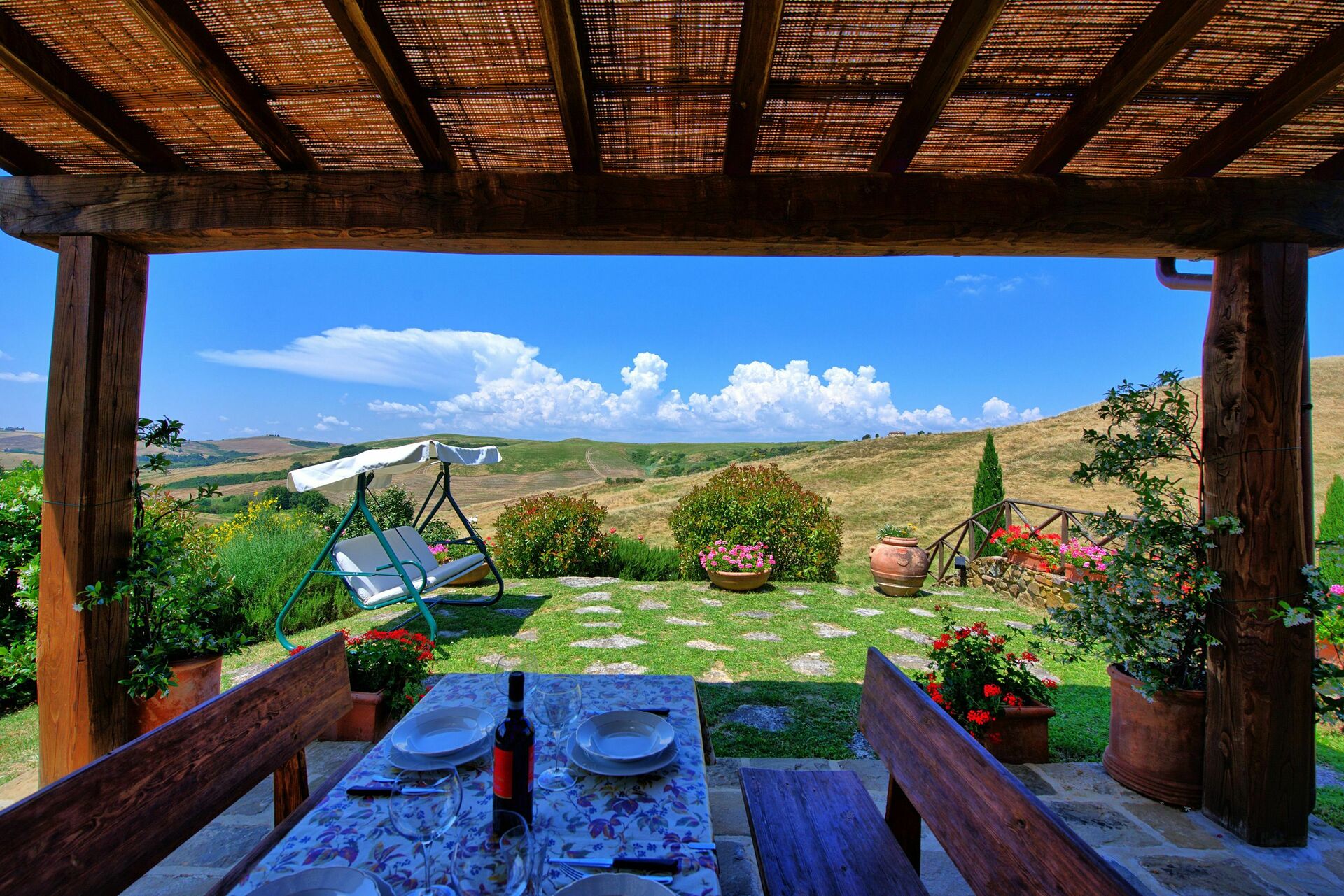 467_6374222_Villa Castelmuzio vrijstaande villa met privé zwembad in het schitterende gebied Crete Senesi, Siena, Toscane (1)