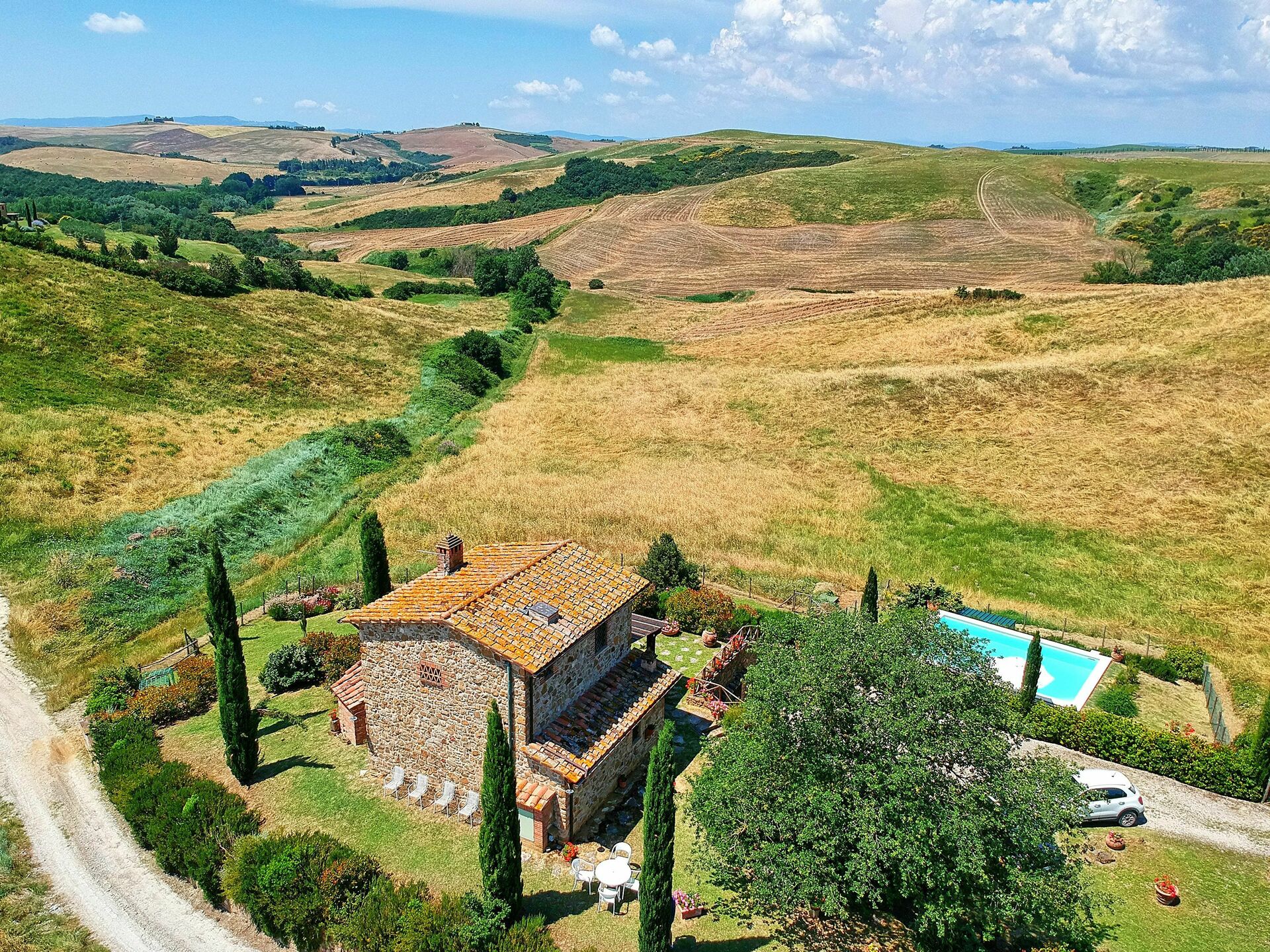 467_84f32b3_Villa Castelmuzio vrijstaande villa met privé zwembad in het schitterende gebied Crete Senesi, Siena, Toscane (4)